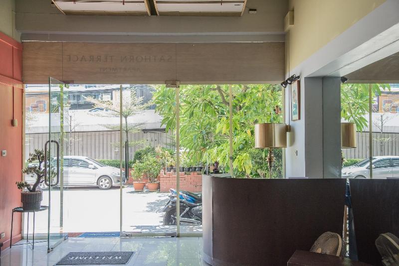 Sathorn Terrace Apartment - Lobi
