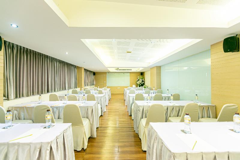 Grand Ratchapruek Hotel by ZUZU - Toplantı
