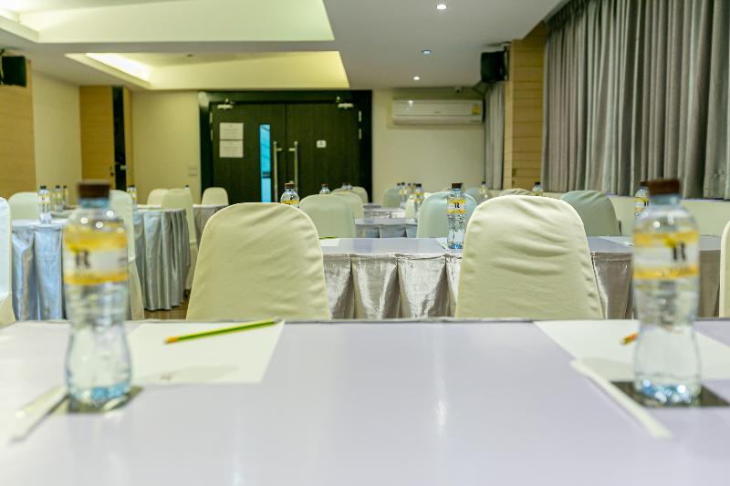 Grand Ratchapruek Hotel by ZUZU - Toplantı