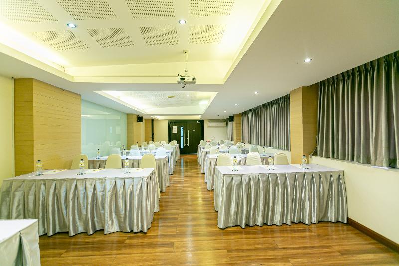 Grand Ratchapruek Hotel by ZUZU - Toplantı
