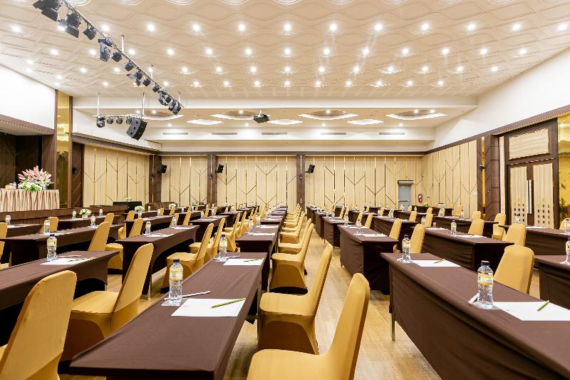Grand Ratchapruek Hotel by ZUZU - Toplantı