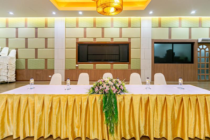 Grand Ratchapruek Hotel by ZUZU - Toplantı