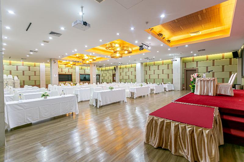 Grand Ratchapruek Hotel by ZUZU - Toplantı