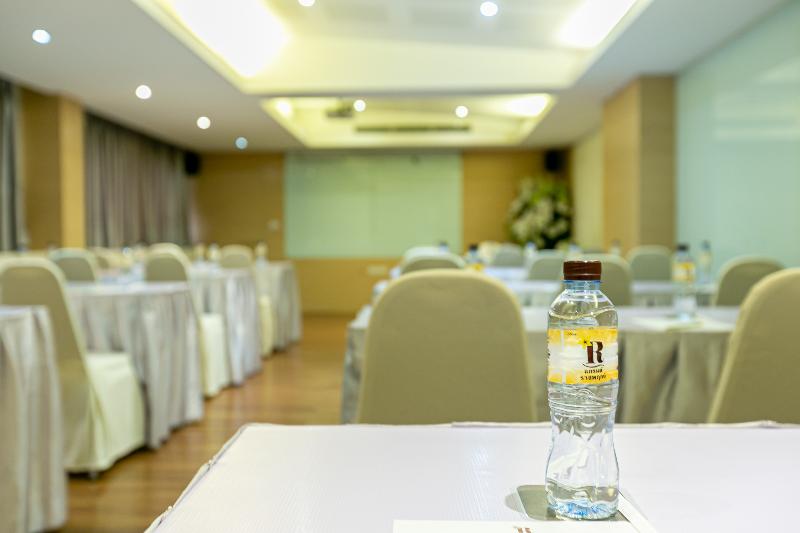 Grand Ratchapruek Hotel by ZUZU - Toplantı
