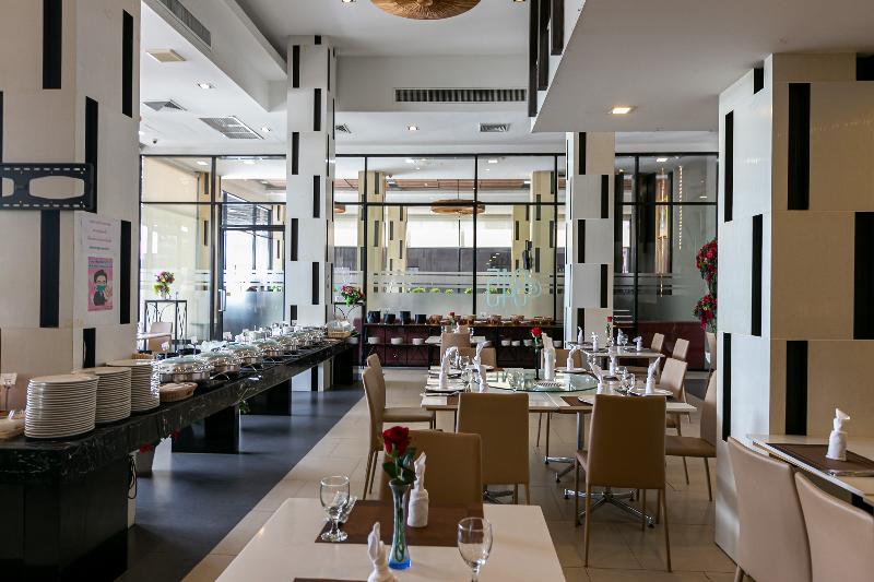 Grand Ratchapruek Hotel by ZUZU - Restoran