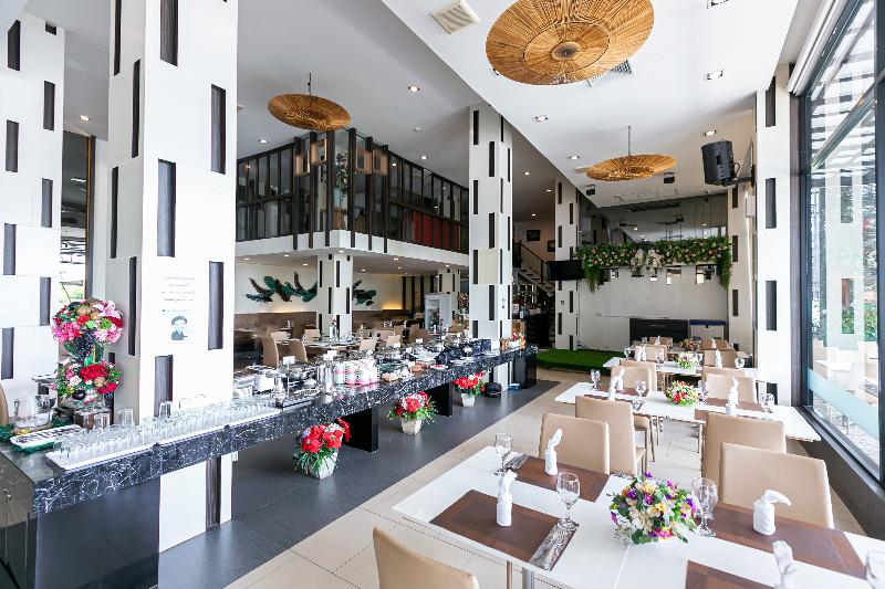 Grand Ratchapruek Hotel by ZUZU - Restoran