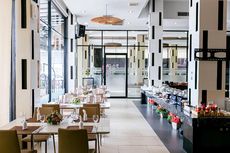 Grand Ratchapruek Hotel by ZUZU - Restoran