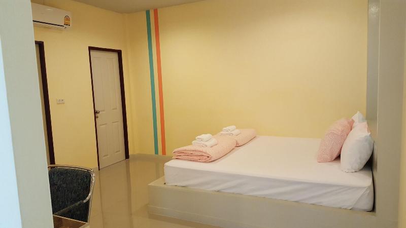 Jantima Place At Amphawa - Oda