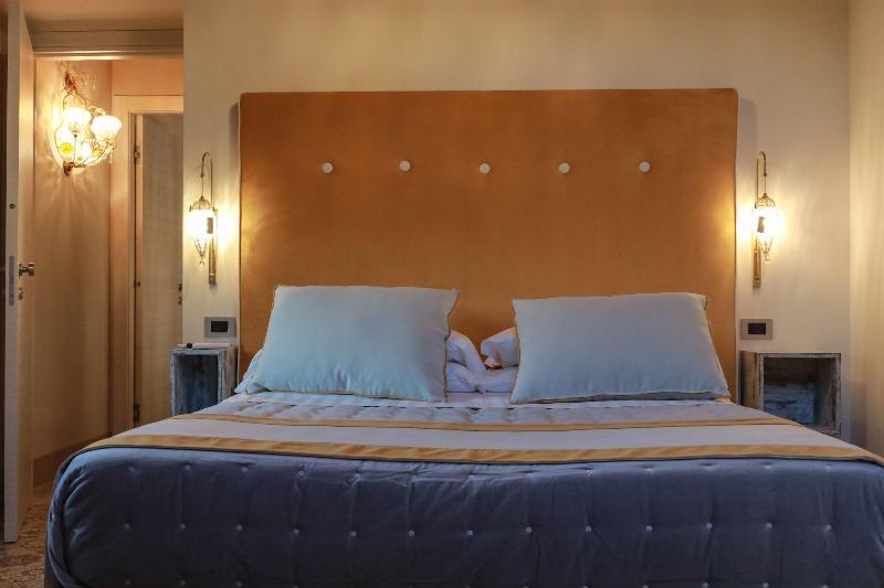 Don Giulio Luxury Rooms - Oda