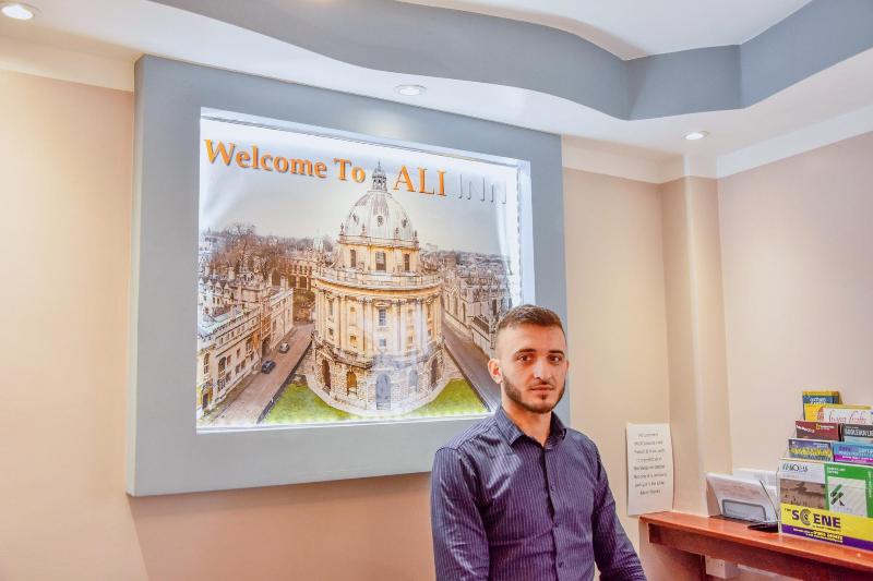 Ali Inn Oxford - Lobi