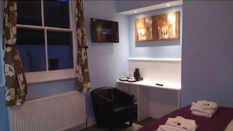 Ali Inn Oxford - Oda
