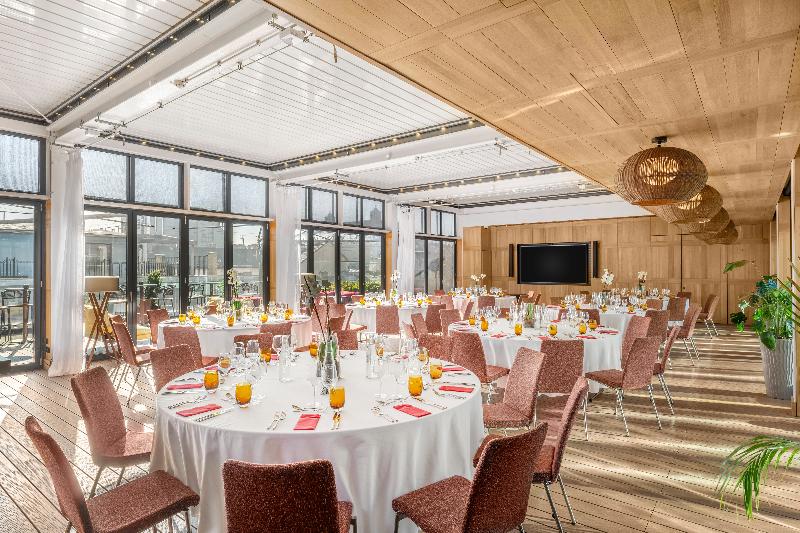 Pullman Budapest - Toplantı
