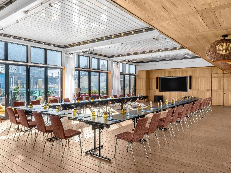 Pullman Budapest - Toplantı