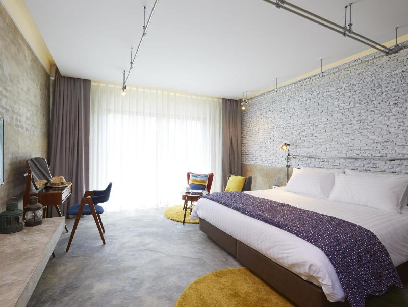 The Restro Hotel - Genel