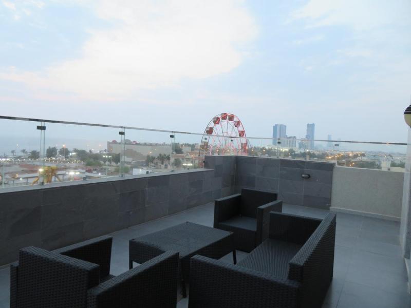 Loren Suites Corniche - Lobi