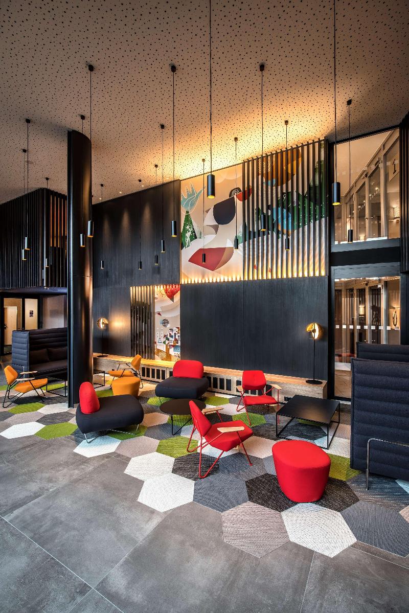 Radisson Hotel Zurich Airport - Lobi