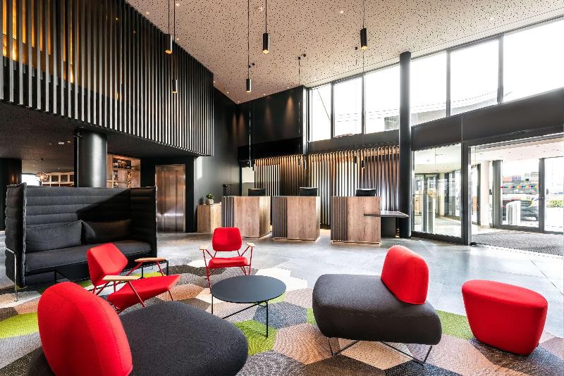 Radisson Hotel Zurich Airport - Lobi