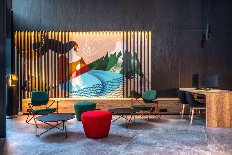 Radisson Hotel Zurich Airport - Lobi