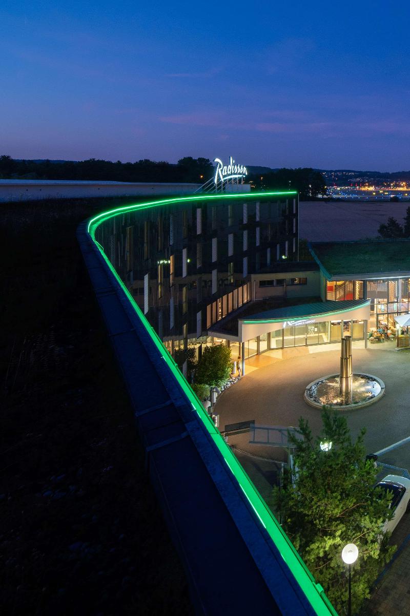 Radisson Hotel Zurich Airport - Genel