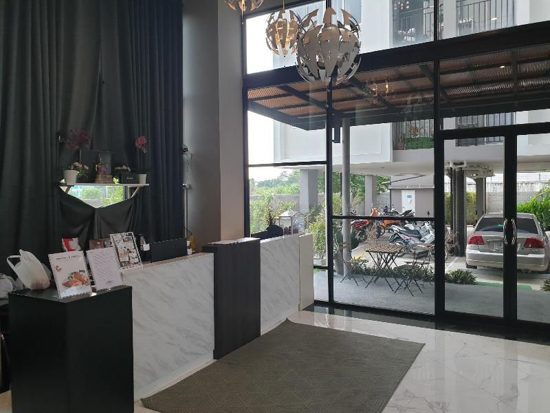 Iresidence Hotel Pathumthani - Lobi