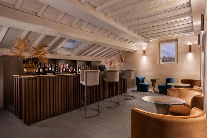 Grand Universe Lucca Autograph Collection - Bar