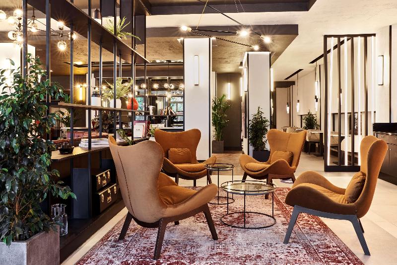 Radisson RED London Heathrow - Bar