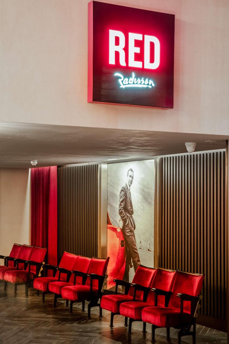 Radisson RED London Heathrow - Lobi