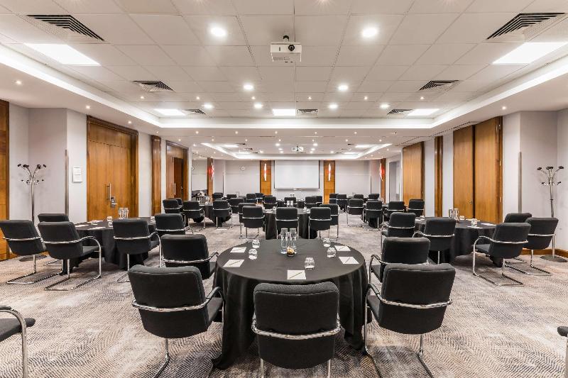 Radisson RED London Heathrow - Toplantı