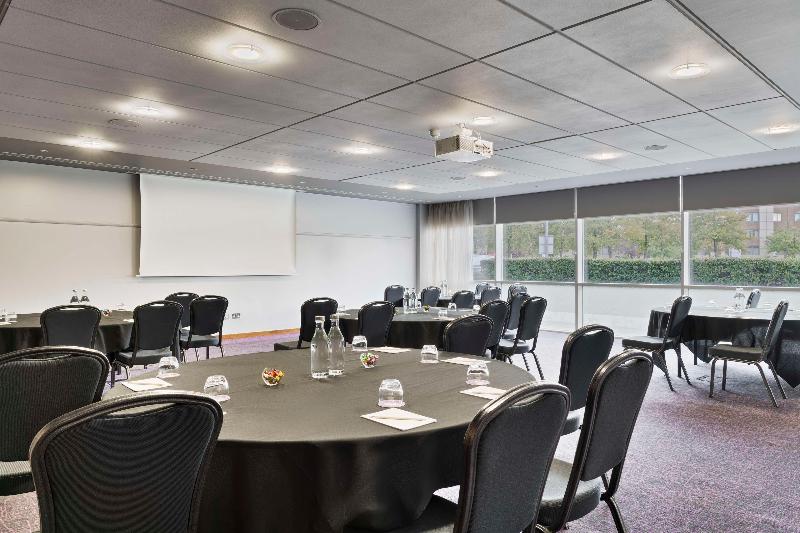 Radisson RED London Heathrow - Toplantı