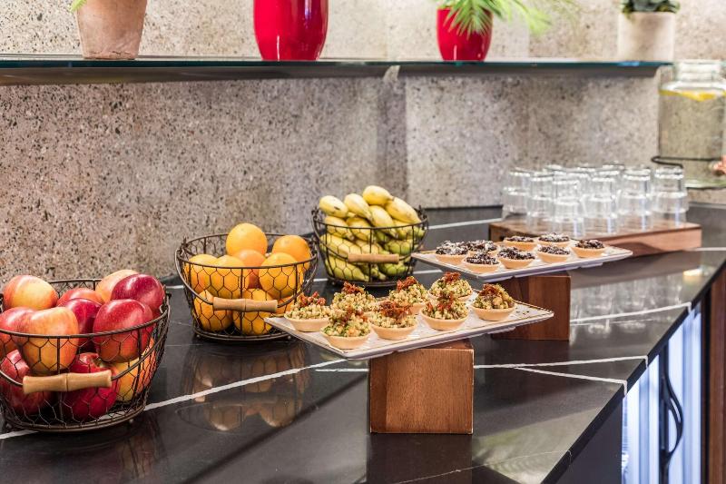 Radisson RED London Heathrow - Toplantı