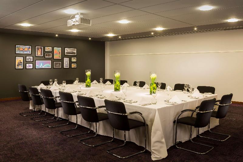 Radisson RED London Heathrow - Toplantı
