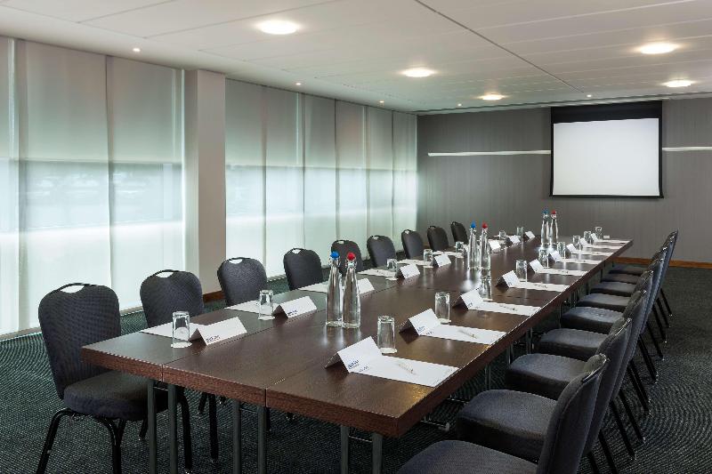 Radisson RED London Heathrow - Toplantı