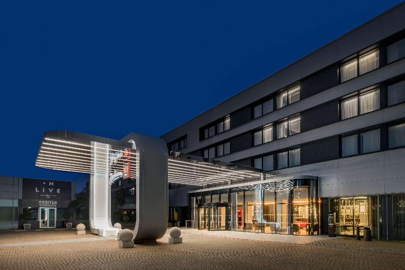Radisson RED London Heathrow - Genel