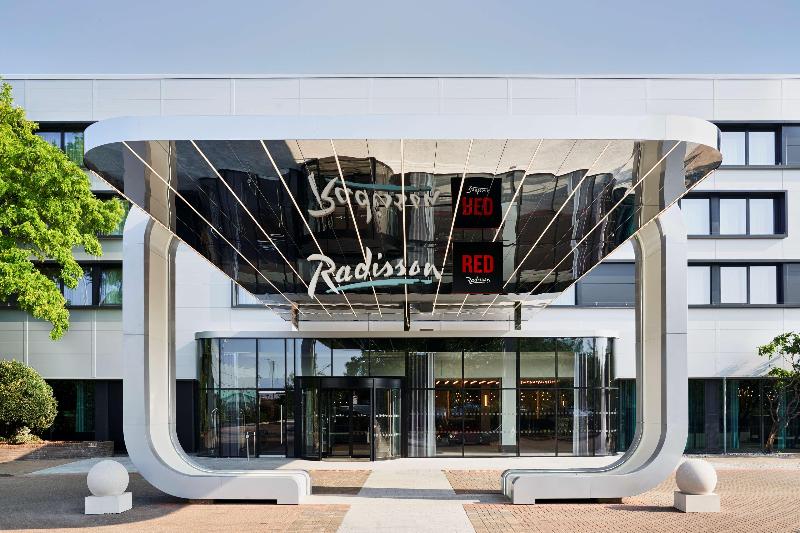 Radisson RED London Heathrow - Genel