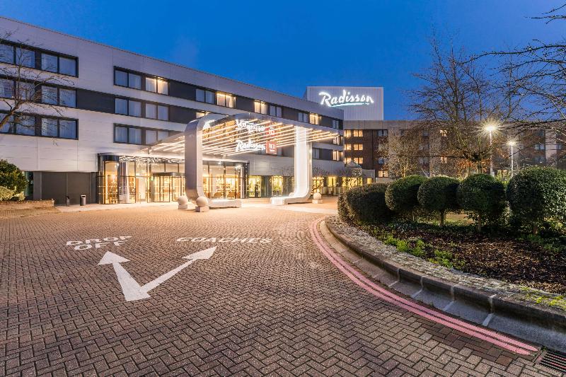 Radisson RED London Heathrow - Genel