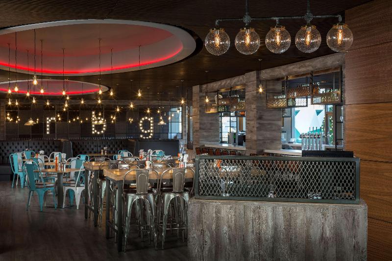 Radisson RED London Heathrow - Restoran