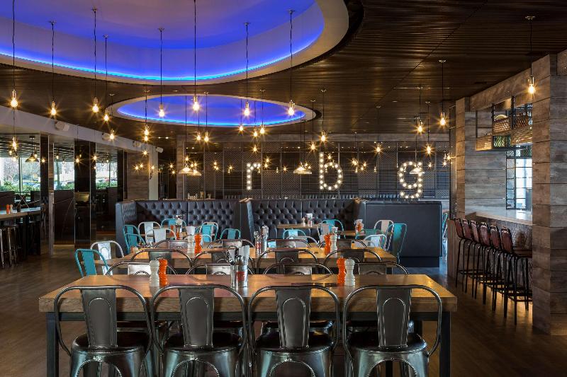 Radisson RED London Heathrow - Restoran