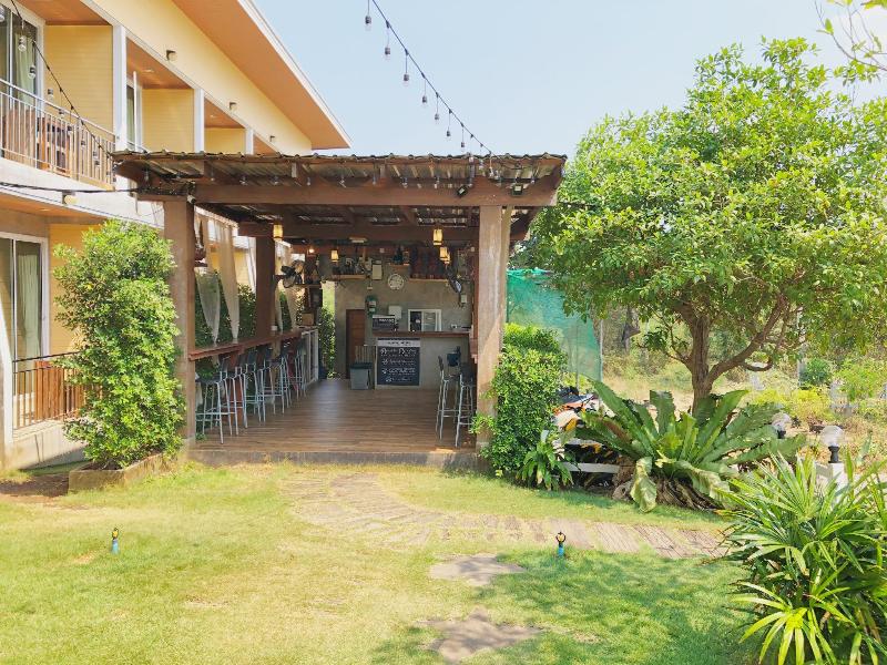 Check In Resort Koh Larn - Lobi