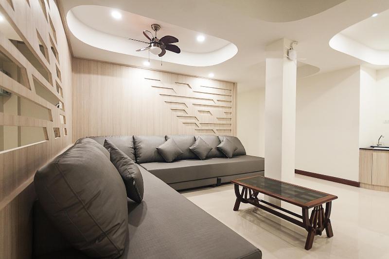 Happy Hostel - Genel
