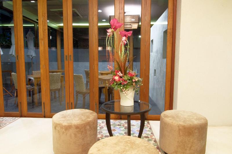 Tapae Gate Villa - Lobi