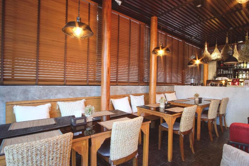 Tapae Gate Villa - Restoran