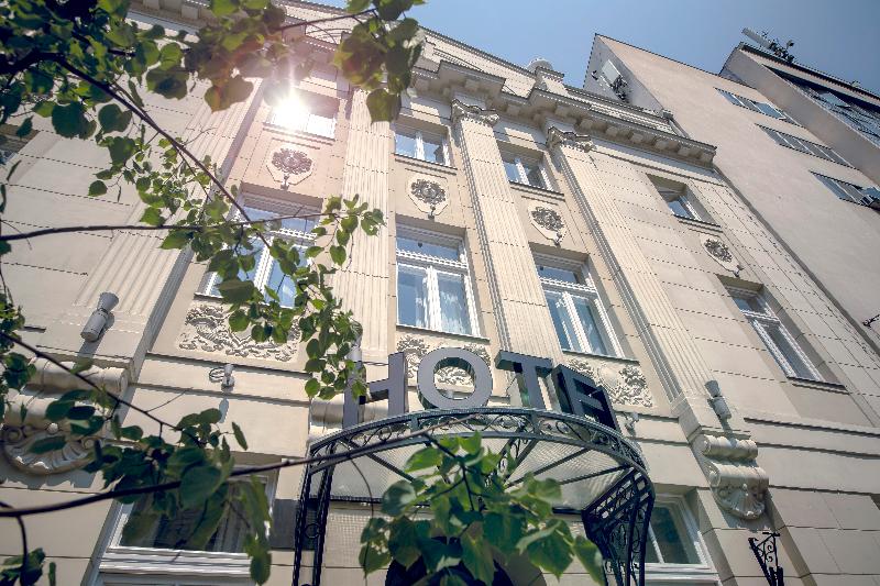 Public House Hotel - Genel