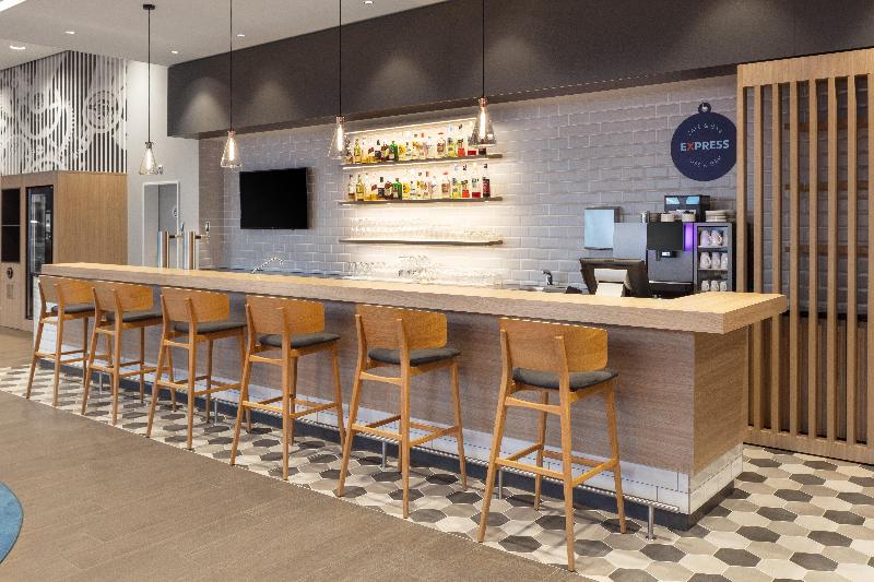 Holiday Inn Express Aarburg - Oftringen - Bar