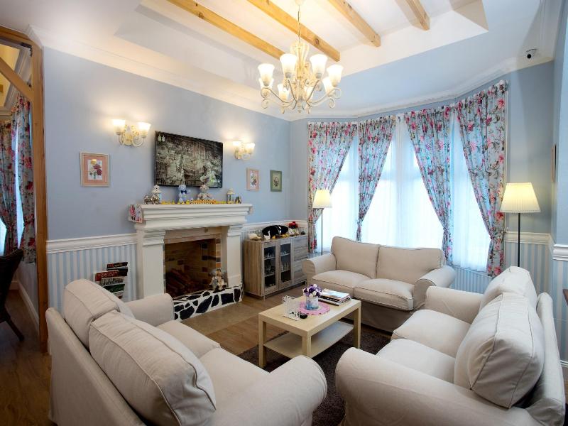 Hillsborough The English Country House Hotel Leisu - Lobi