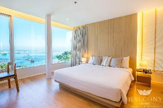 Balcony Seaside Sriracha Hotel Serviced Apartments fotoÄŸrafÄ±