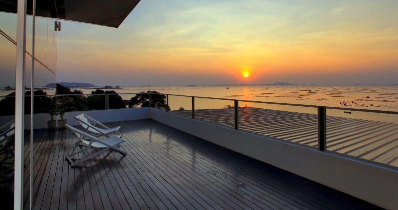 Balcony Seaside Sriracha Hotel Serviced Apartments - Genel