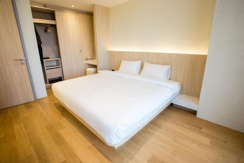Balcony Seaside Sriracha Hotel Serviced Apartments - Oda