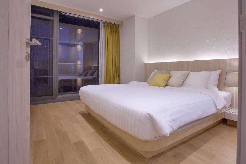 Balcony Seaside Sriracha Hotel Serviced Apartments - Oda