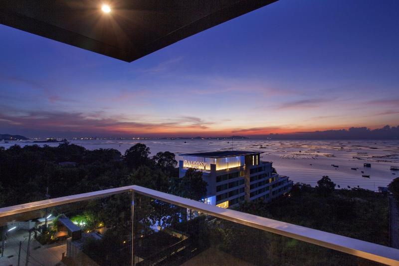 Balcony Seaside Sriracha Hotel Serviced Apartments - Oda