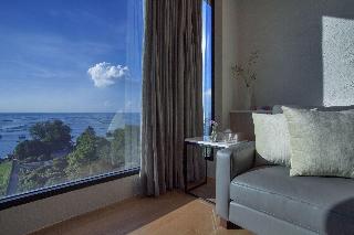 Balcony Seaside Sriracha Hotel Serviced Apartments fotoÄŸrafÄ±